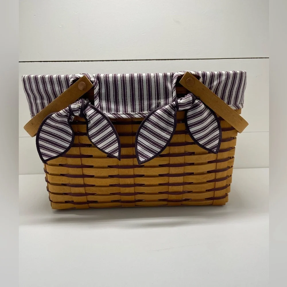 Longaberger 1998 Cherished Memories Sweetheart Basket  for display very clean